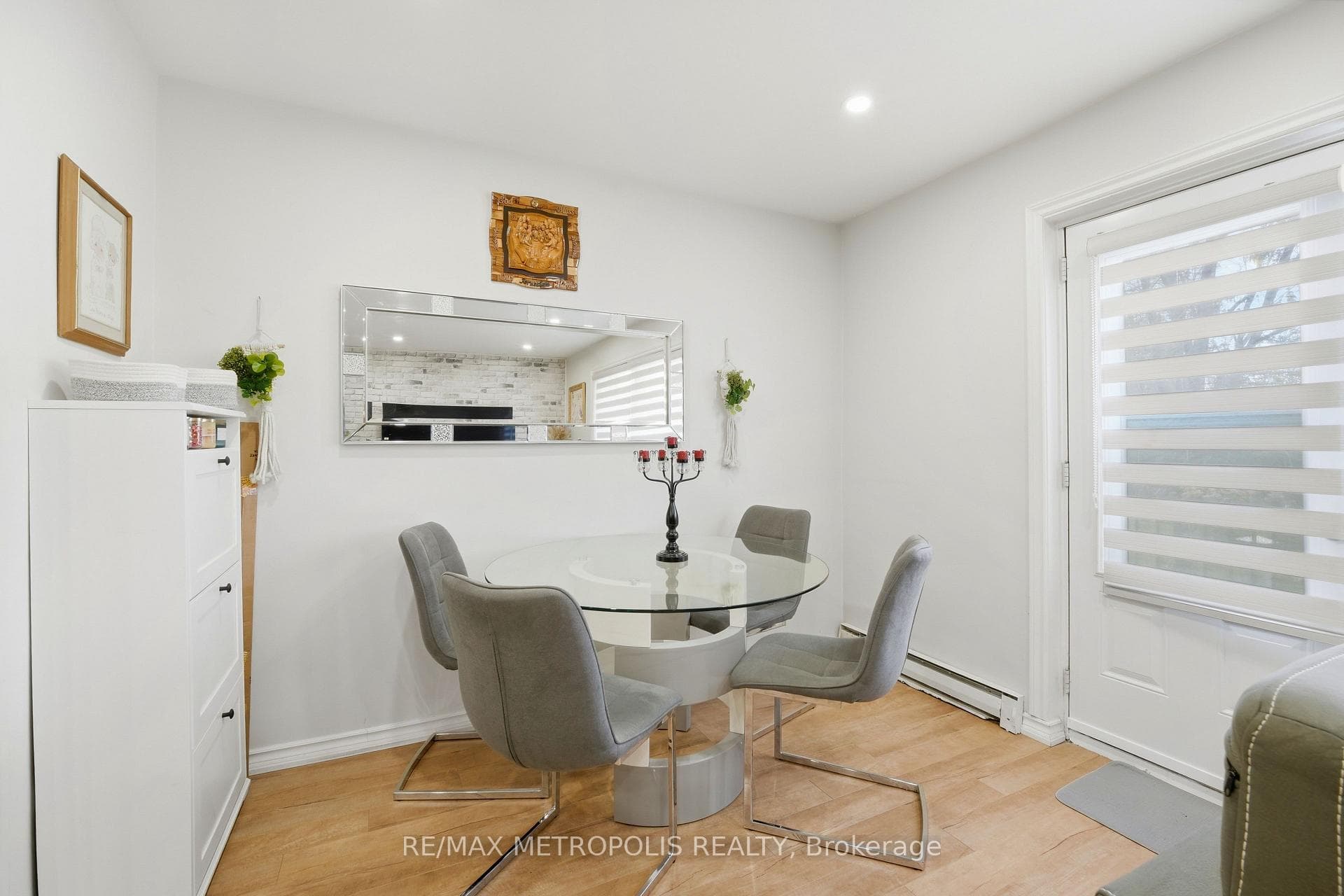 5877 Bathurst Street 205, Toronto C07, ON M2R 1Y7, Toronto C07, ON — photo 17 of 26
