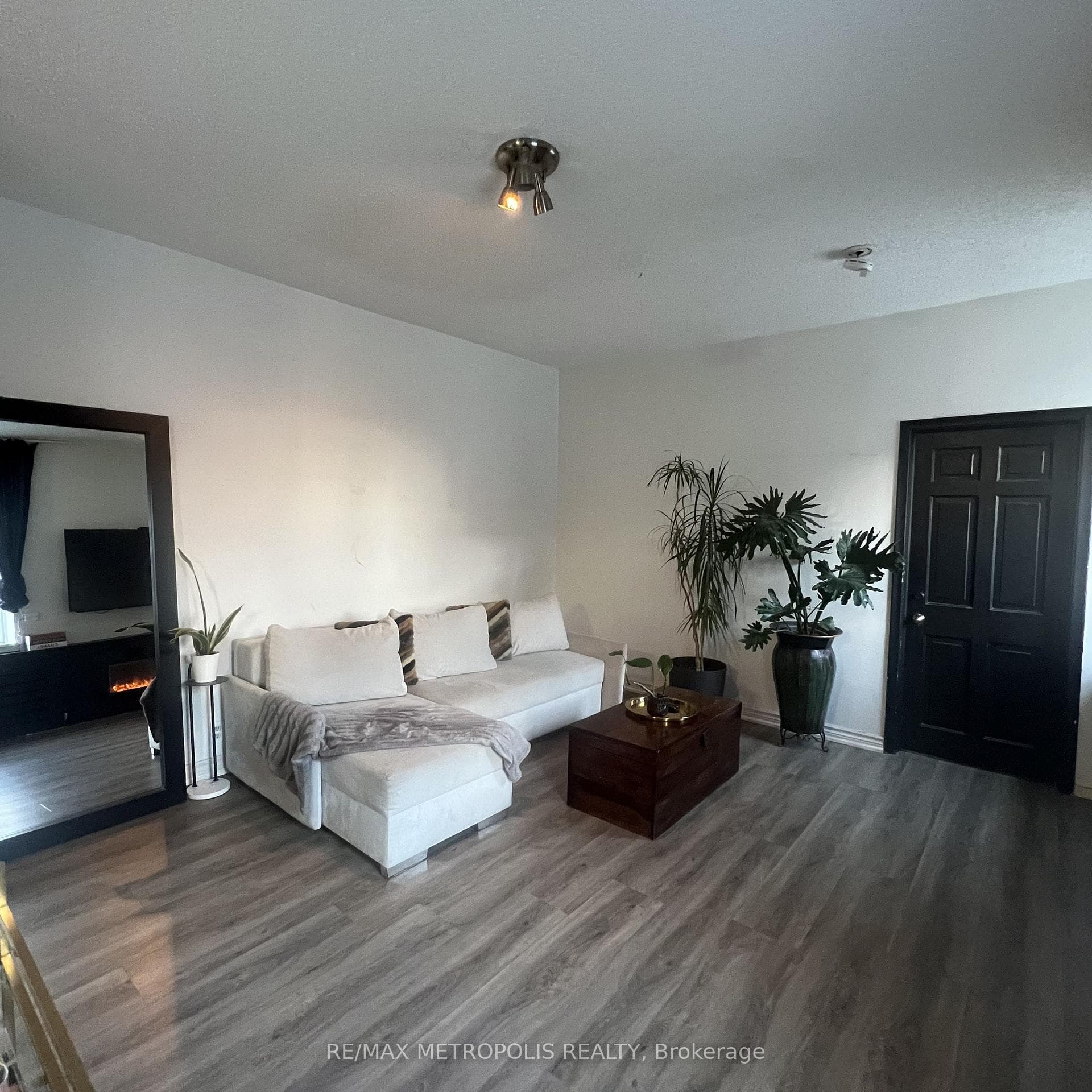 854 BATHURST Street, Toronto C02, ON M5R 3G3, Toronto C02, ON — photo 18 of 49