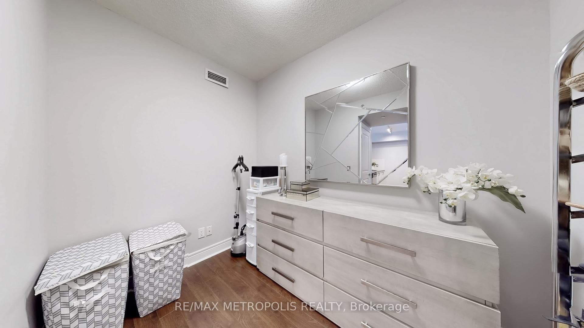 701 Sheppard Avenue W 228, Toronto C06, ON M3H 0B2, Toronto C06, ON — photo 18 of 50